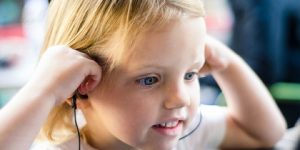 Les livres audio pour aider les enfants à développer leur confiance